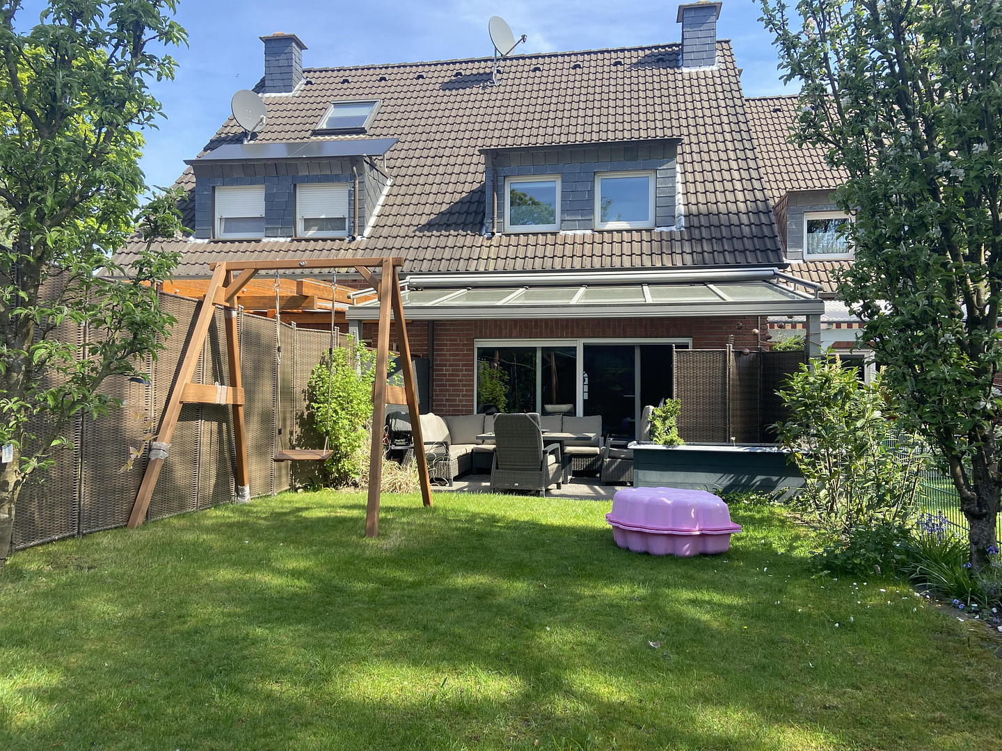 Modernes Reihenmittelhaus mit Südgarten & Garage in ruhiger Lage von Solingen-Wald