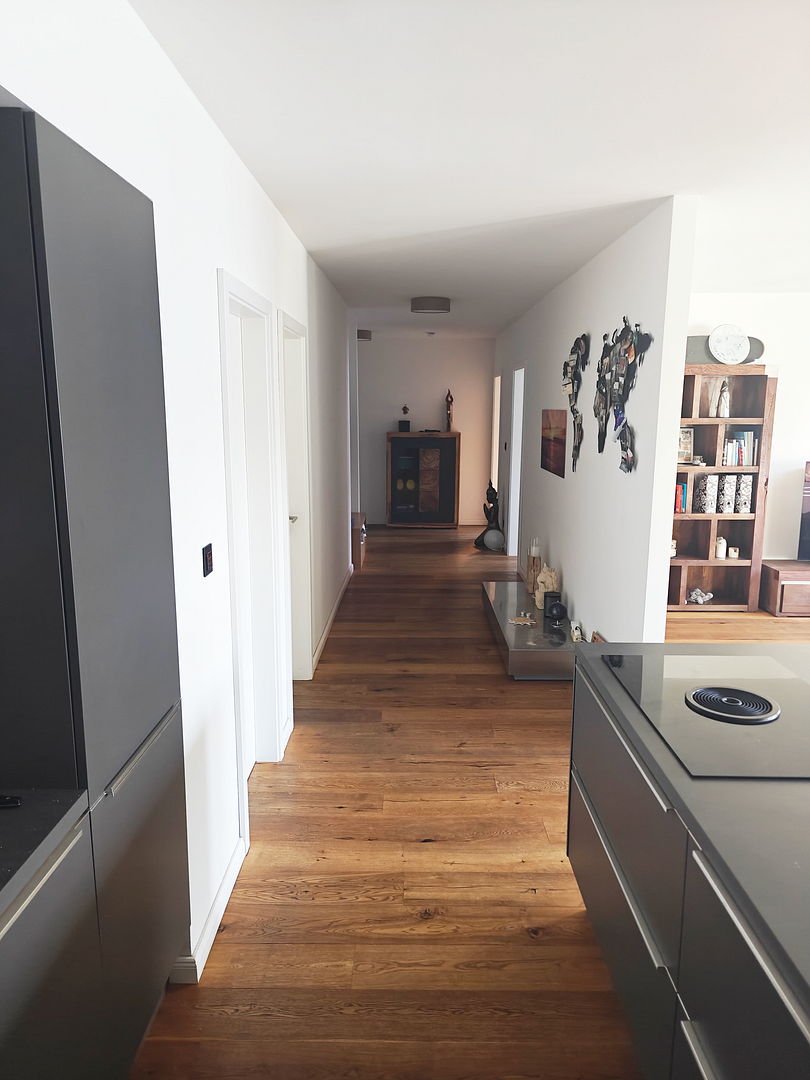 Exklusives Raumkonzept: En-suite Bad, Ankleidezimmer & großer Süd-Balkon in sonnigem Smart Home – Hamburg(Stellingen) – Vorschaubild 11