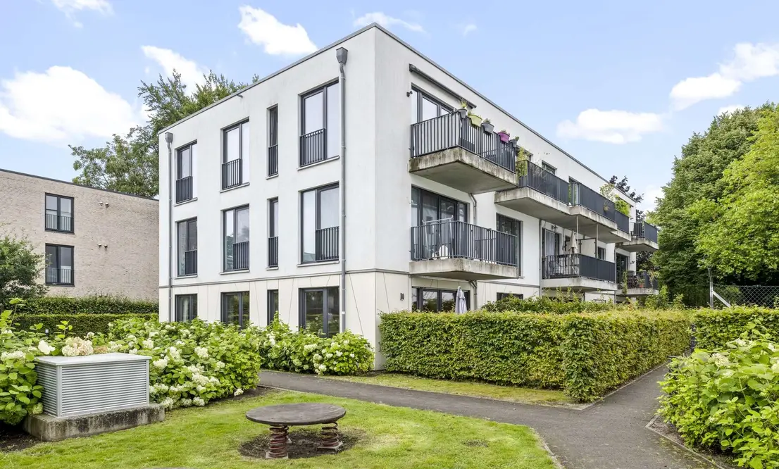 Exklusives Raumkonzept: En-suite Bad, Ankleidezimmer & großer Süd-Balkon in sonnigem Smart Home – Hamburg(Stellingen) – Vorschaubild 14