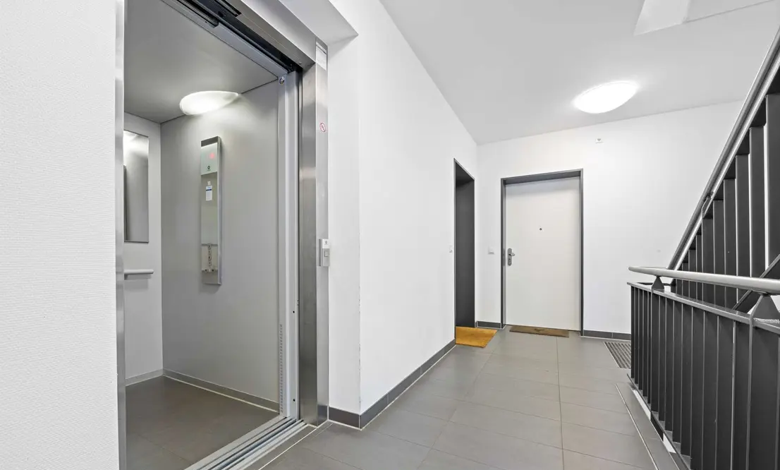 Exklusives Raumkonzept: En-suite Bad, Ankleidezimmer & großer Süd-Balkon in sonnigem Smart Home – Hamburg(Stellingen) – Vorschaubild 15