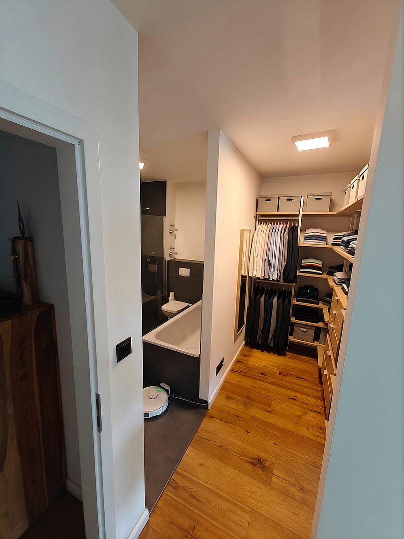 Exklusives Raumkonzept: En-suite Bad, Ankleidezimmer & großer Süd-Balkon in sonnigem Smart Home – Hamburg(Stellingen) – Vorschaubild 3