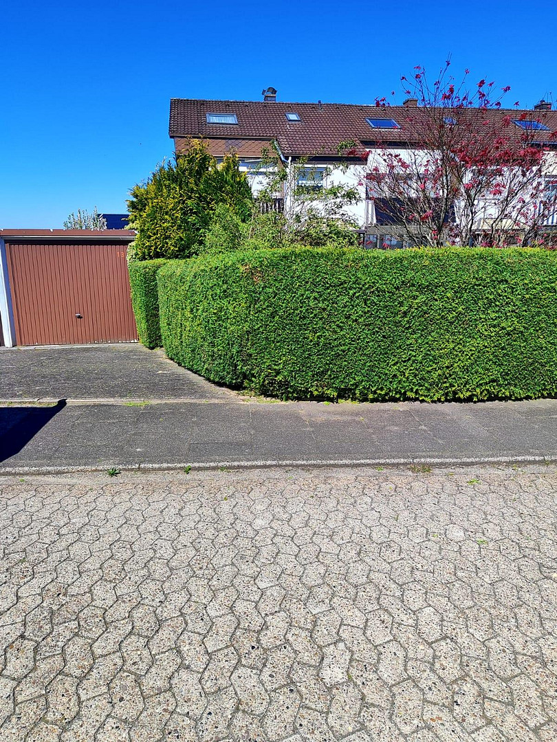 Reihenendhaus mit großem Grundstück, Keller und zwei Garagen – Lemgo(Laubke) – Vorschaubild 7
