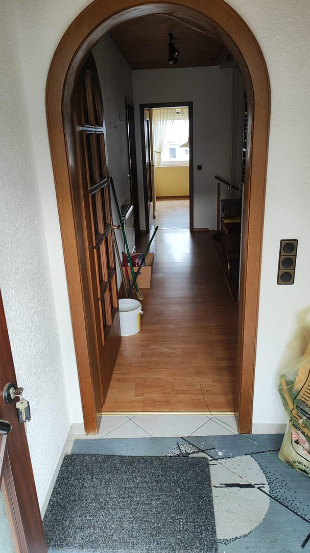 Reihenendhaus mit großem Grundstück, Keller und zwei Garagen – Lemgo(Laubke) – Vorschaubild 8