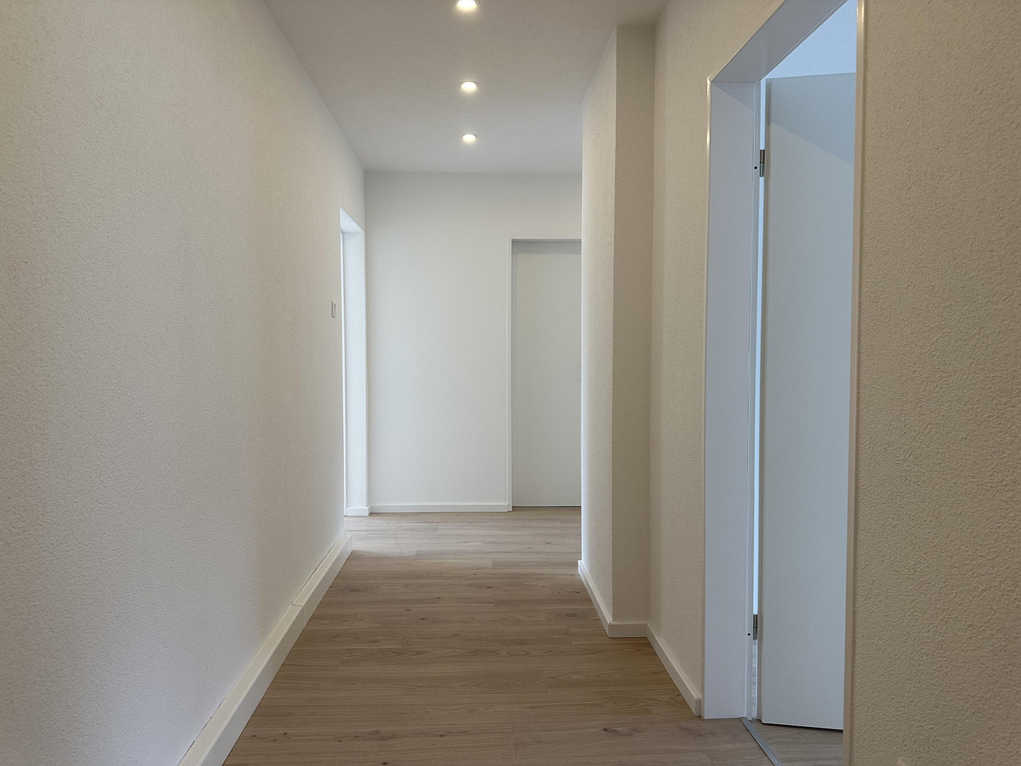 *Provisonsfrei + Preis reduziert* Sanierte 3 Zimmer Wohnung nahe Harras – sofort verfügbar – München(Sendling-Westpark) – Vorschaubild 4