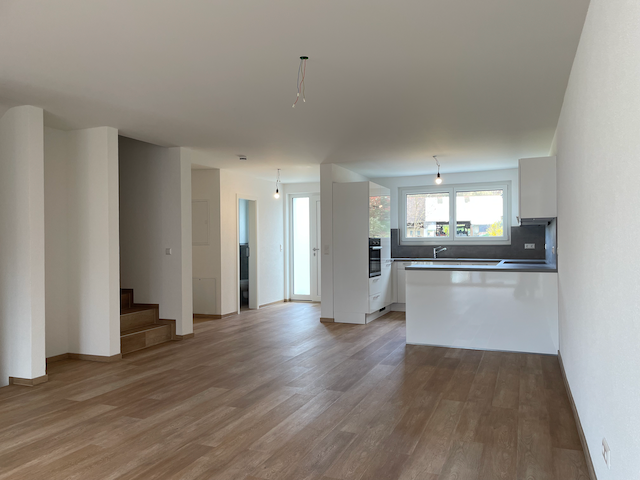 Sehr schönes Reihenhaus BJ24 - Massivbau - Wärmepumpe - PV - Garage - EBK – Wehratalstrasse 31c, 79664 Wehr(Öflingen) – Vorschaubild 5