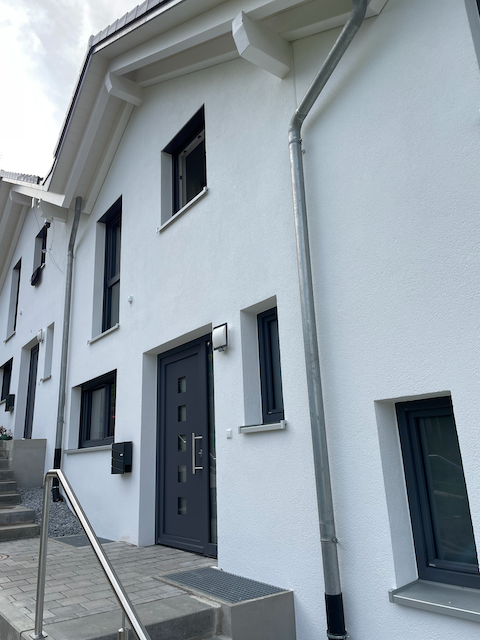 Sehr schönes Reihenhaus BJ24 - Massivbau - Wärmepumpe - PV - Garage - EBK – Wehratalstrasse 31c, 79664 Wehr(Öflingen) – Vorschaubild 12