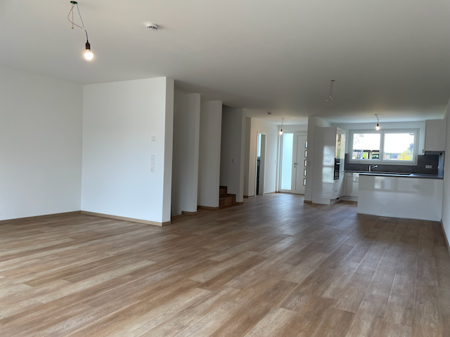 Sehr schönes Reihenhaus BJ24 - Massivbau - Wärmepumpe - PV - Garage - EBK – Wehratalstrasse 31c, 79664 Wehr(Öflingen) – Vorschaubild 3