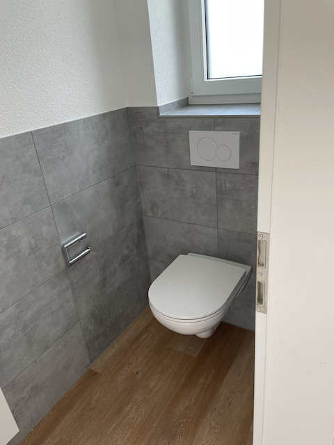 Sehr schönes Reihenhaus BJ24 - Massivbau - Wärmepumpe - PV - Garage - EBK – Wehratalstrasse 31c, 79664 Wehr(Öflingen) – Vorschaubild 7