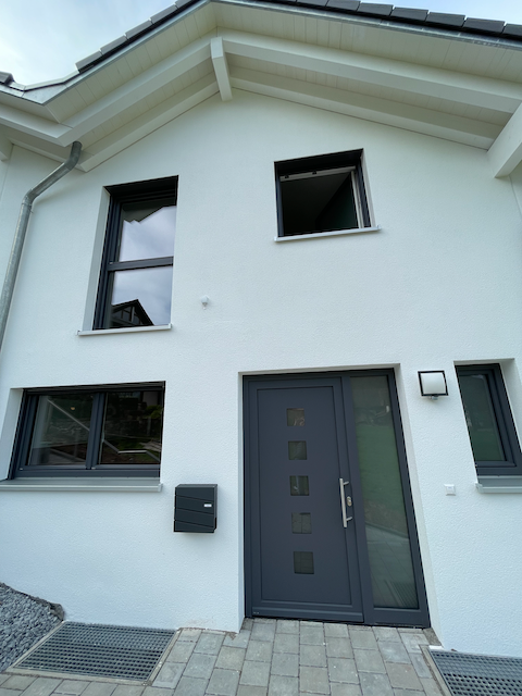 Sehr schönes Reihenhaus BJ24 - Massivbau - Wärmepumpe - PV - Garage - EBK – Wehratalstrasse 31c, 79664 Wehr(Öflingen) – Vorschaubild 13