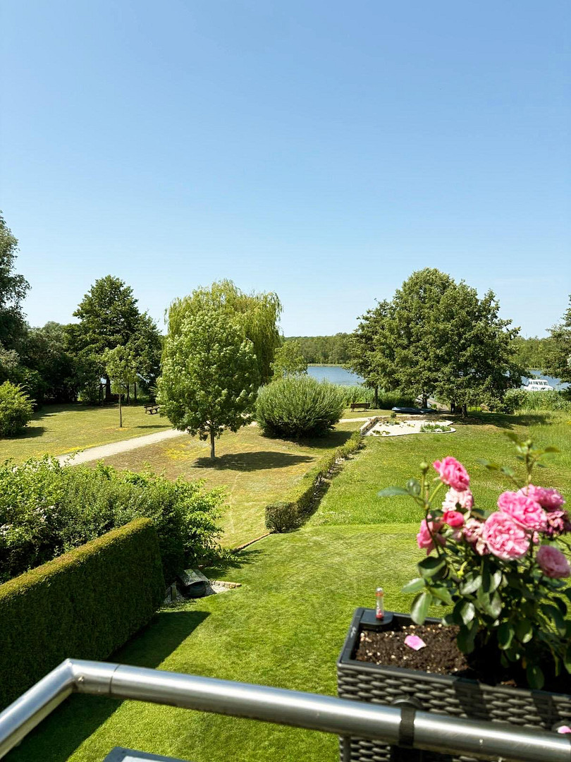 Direkte Wasserlage in Berlin: Exklusives Haus am See mit Bootssteg, Sauna &  A+ Energieeffizienz – Berlin(Heiligensee) – Vorschaubild 3
