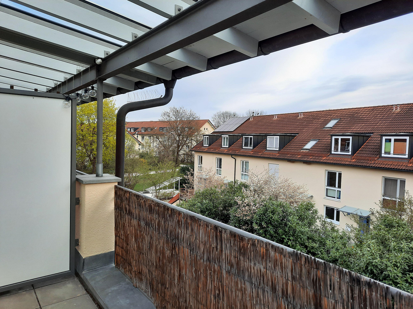 Schöne 3-Zimmer-DG-Wohnung in München-Daglfing – Burgauerstraße 124, 81929 München(Daglfing) – Vorschaubild 2