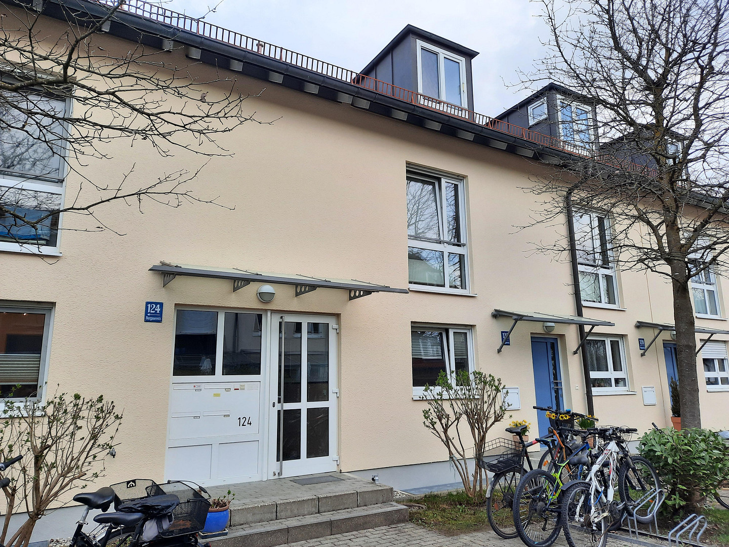 Schöne 3-Zimmer-DG-Wohnung in München-Daglfing – Burgauerstraße 124, 81929 München(Daglfing) – Vorschaubild 3