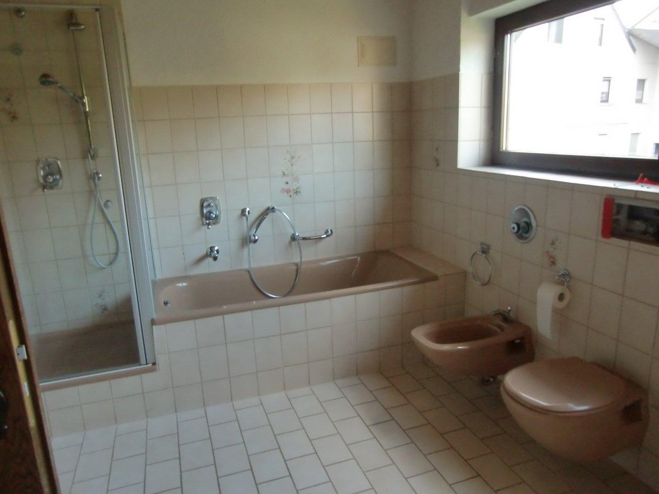 von Privat: Doppelhaushälfte mit Wintergarten, Kamin, Photovoltaik,… – Bergstr. 4a, 76327 Pfinztal(Wöschbach) – Vorschaubild 8