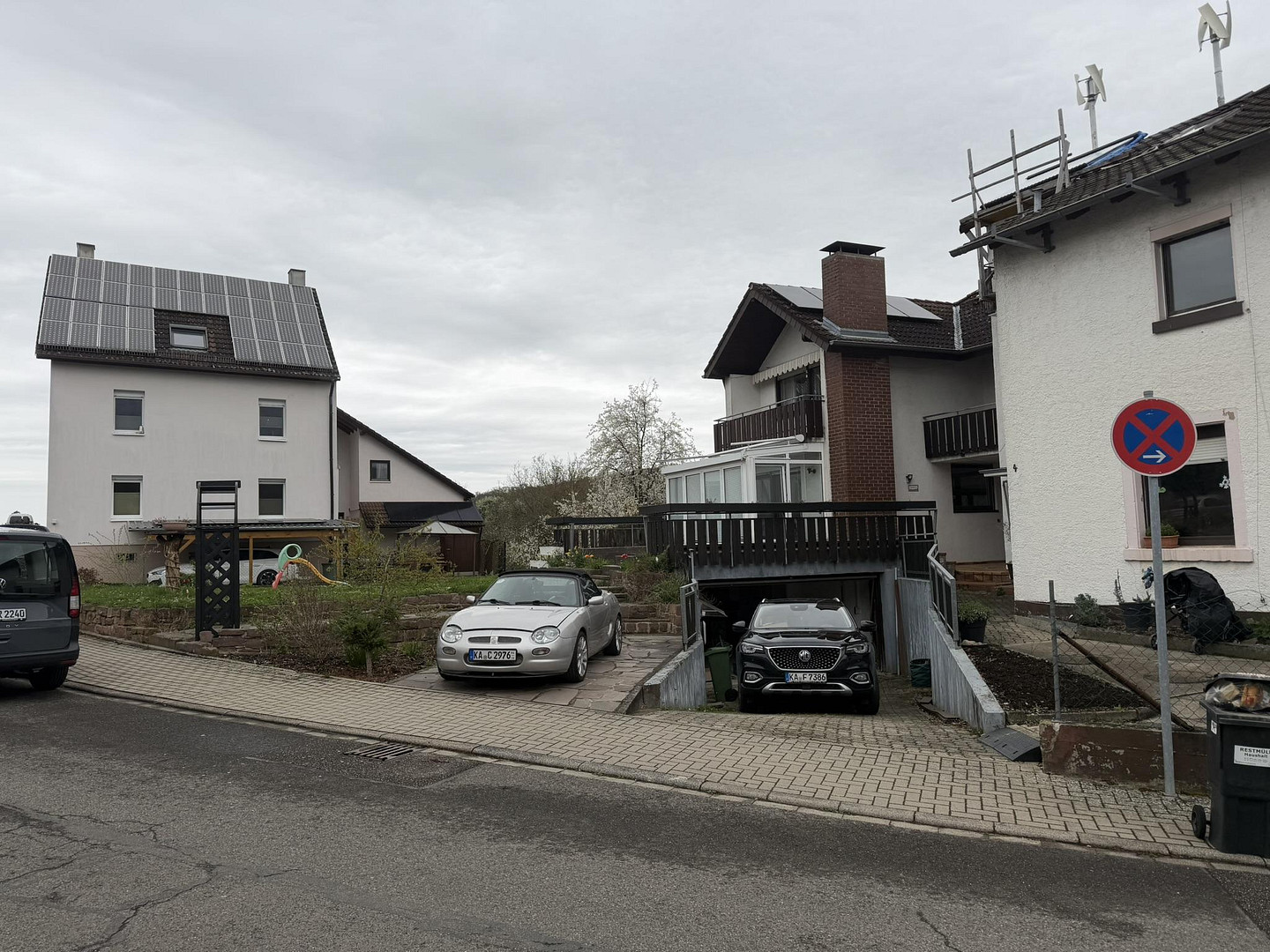 von Privat: Doppelhaushälfte mit Wintergarten, Kamin, Photovoltaik,… – Bergstr. 4a, 76327 Pfinztal(Wöschbach) – Vorschaubild 2