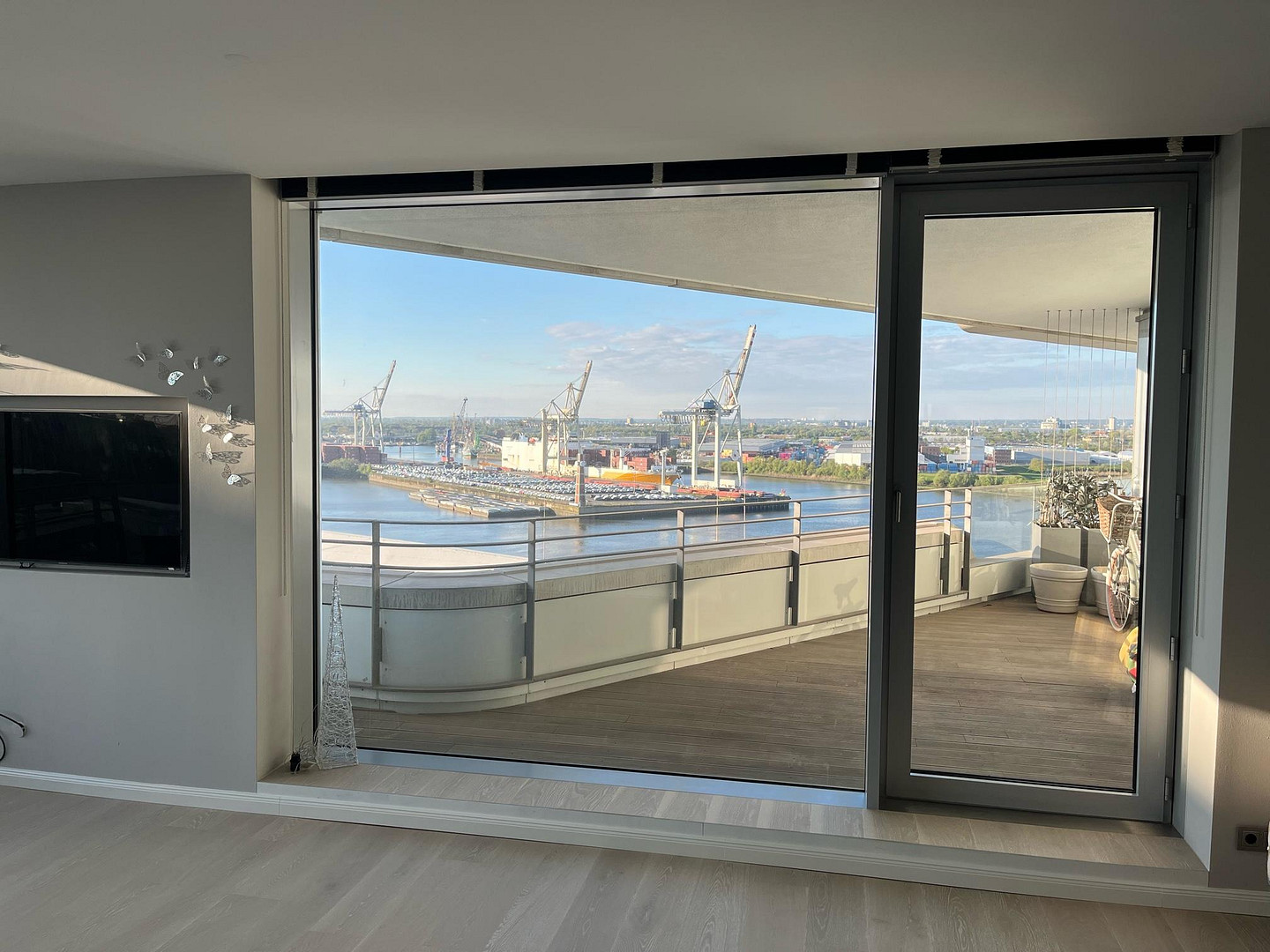 Hamburg-Hafencity - 11. Etage - Premiumlage - Elbblick - umlaufender überdachter Balkon - Tiefgarage – Am Strandkai 3, 20457 Hamburg(Hafencity) – Vorschaubild 4
