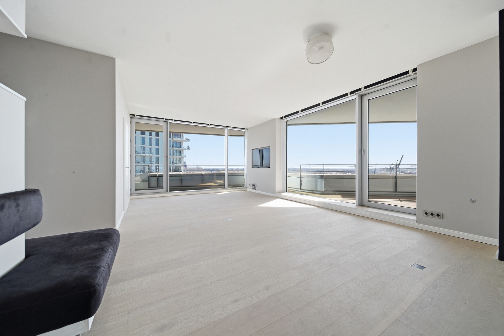 Hamburg-Hafencity - 11. Etage - Premiumlage - Elbblick - umlaufender überdachter Balkon - Tiefgarage – Am Strandkai 3, 20457 Hamburg(Hafencity) – Vorschaubild 8