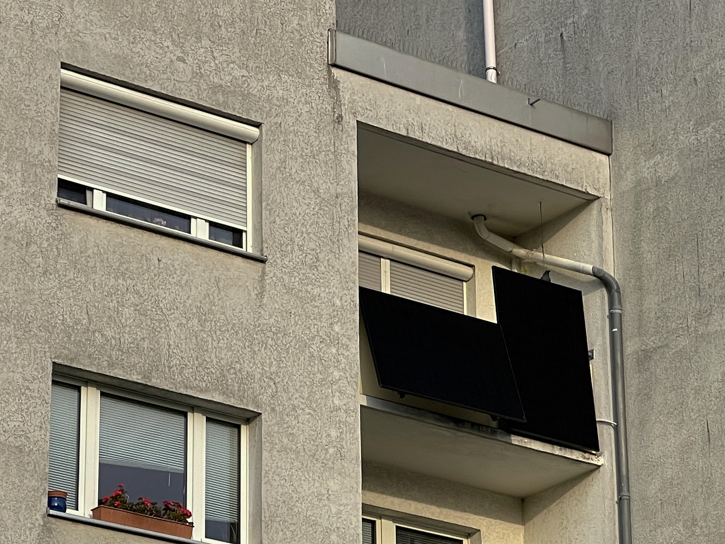 4-Z Wohnung mit Balkon, Einbauküche, el. Außenjalousien, Klima-Splitt Gerät PROVISIONSFREI – Leipzig(Mockau-Nord) – Vorschaubild 16