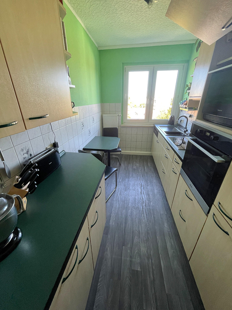 4-Z Wohnung mit Balkon, Einbauküche, el. Außenjalousien, Klima-Splitt Gerät PROVISIONSFREI – Leipzig(Mockau-Nord) – Vorschaubild 3