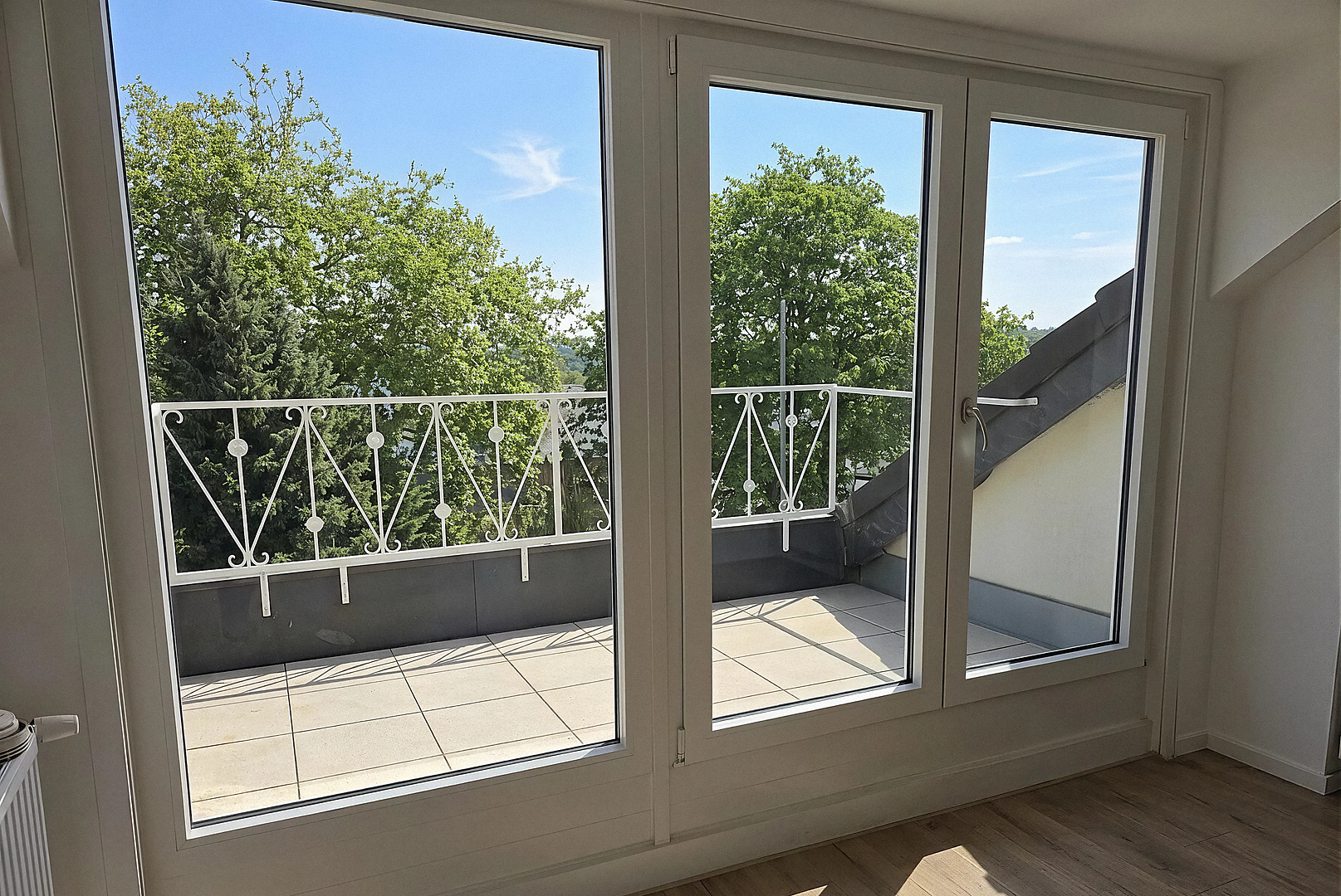 Provisionsfrei & Erstbezug nach Sanierung – Balkon ins Grüne – Energieklasse B – Solingen – Vorschaubild 3