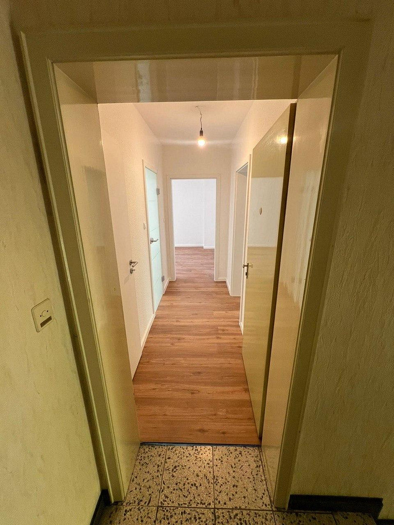 Frisch sanierte 2-Zimmer-Wohnung in Uni-Nähe – Wuppertal-Elberfeld – Jülicherstr. 1, 42117 Wuppertal(Elberfeld) – Vorschaubild 2