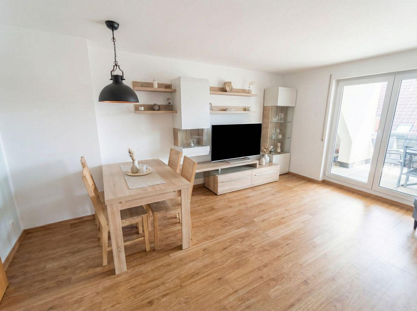 Dresden-Cossebaude - provisionsfrei: Attraktive 4,5-Raum Maisonette-Wohnung mit Balkon – Kolpingstraße 14, 1156 Dresden(Cossebaude) – Vorschaubild 5