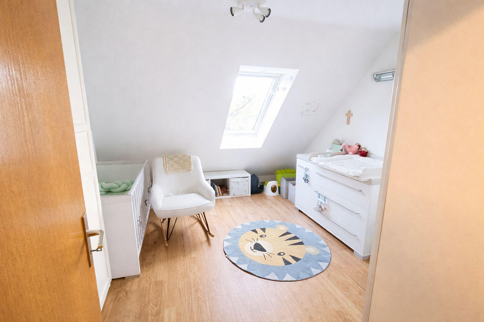 Dresden-Cossebaude - provisionsfrei: Attraktive 4,5-Raum Maisonette-Wohnung mit Balkon – Kolpingstraße 14, 1156 Dresden(Cossebaude) – Vorschaubild 14