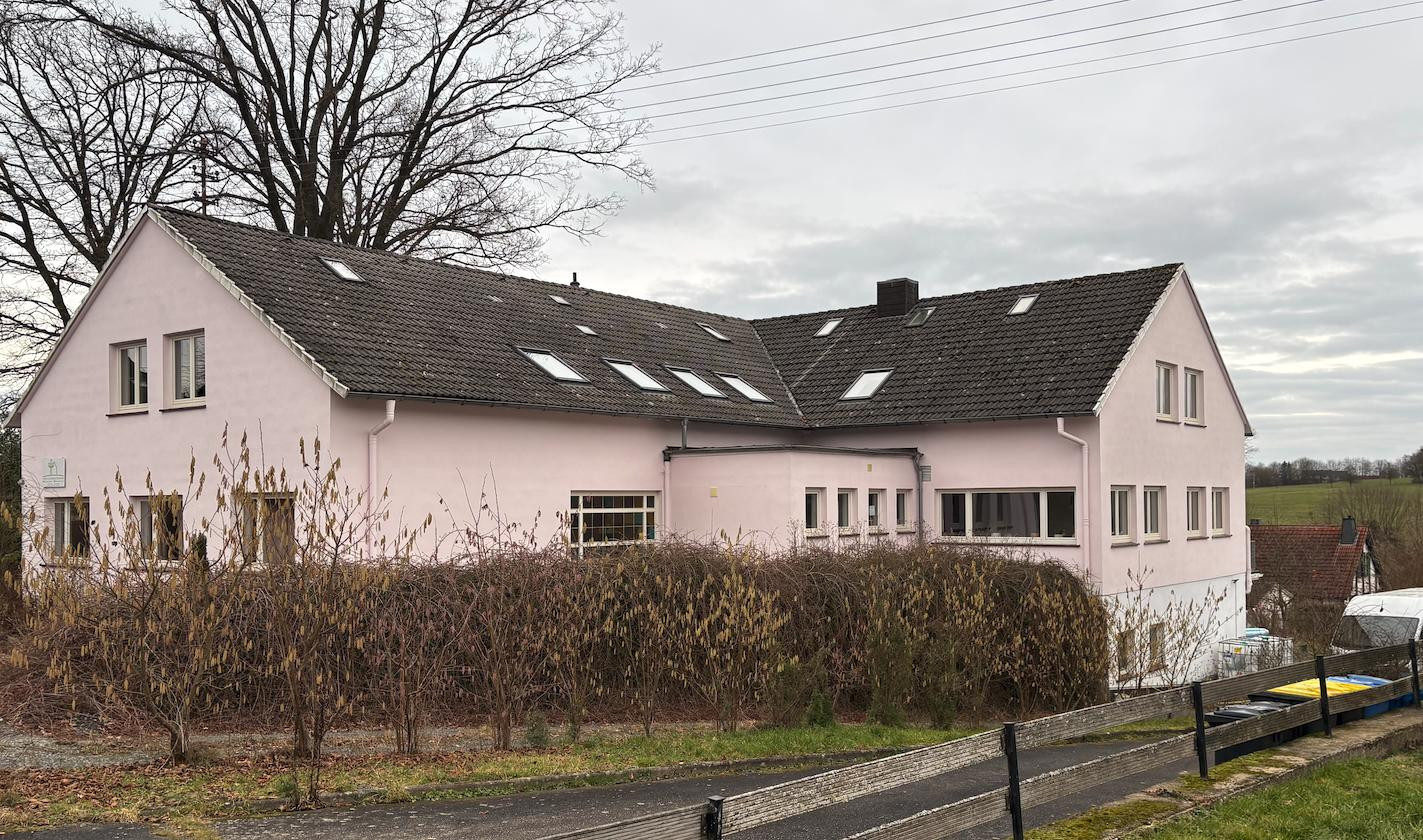 Nachhaltig saniertes Mehrfamilien- und Seminarhaus im Westerwald mit Fernblick – Gartenstraße 15, 57632 Flammersfeld – Vorschaubild 13