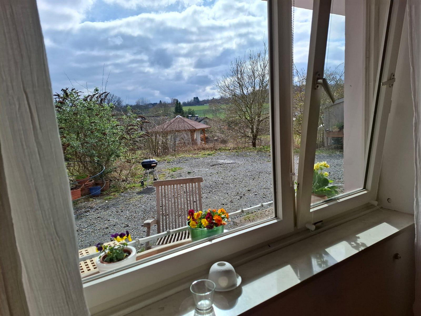 Nachhaltig saniertes Mehrfamilien- und Seminarhaus im Westerwald mit Fernblick – Gartenstraße 15, 57632 Flammersfeld – Vorschaubild 5