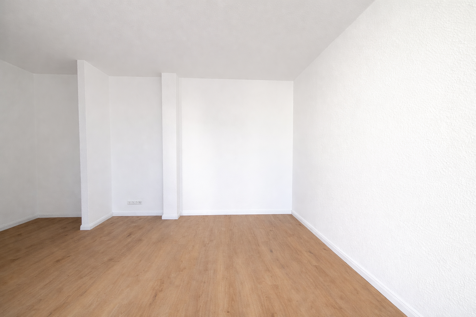 Erstbezug nach Renovierung! 2 Zimmer Wohnung mit moderner EBK im beliebten Stadtfeld-Ost – Friesenstraße 57, 39108 Magdeburg(Stadtfeld) – Vorschaubild 2