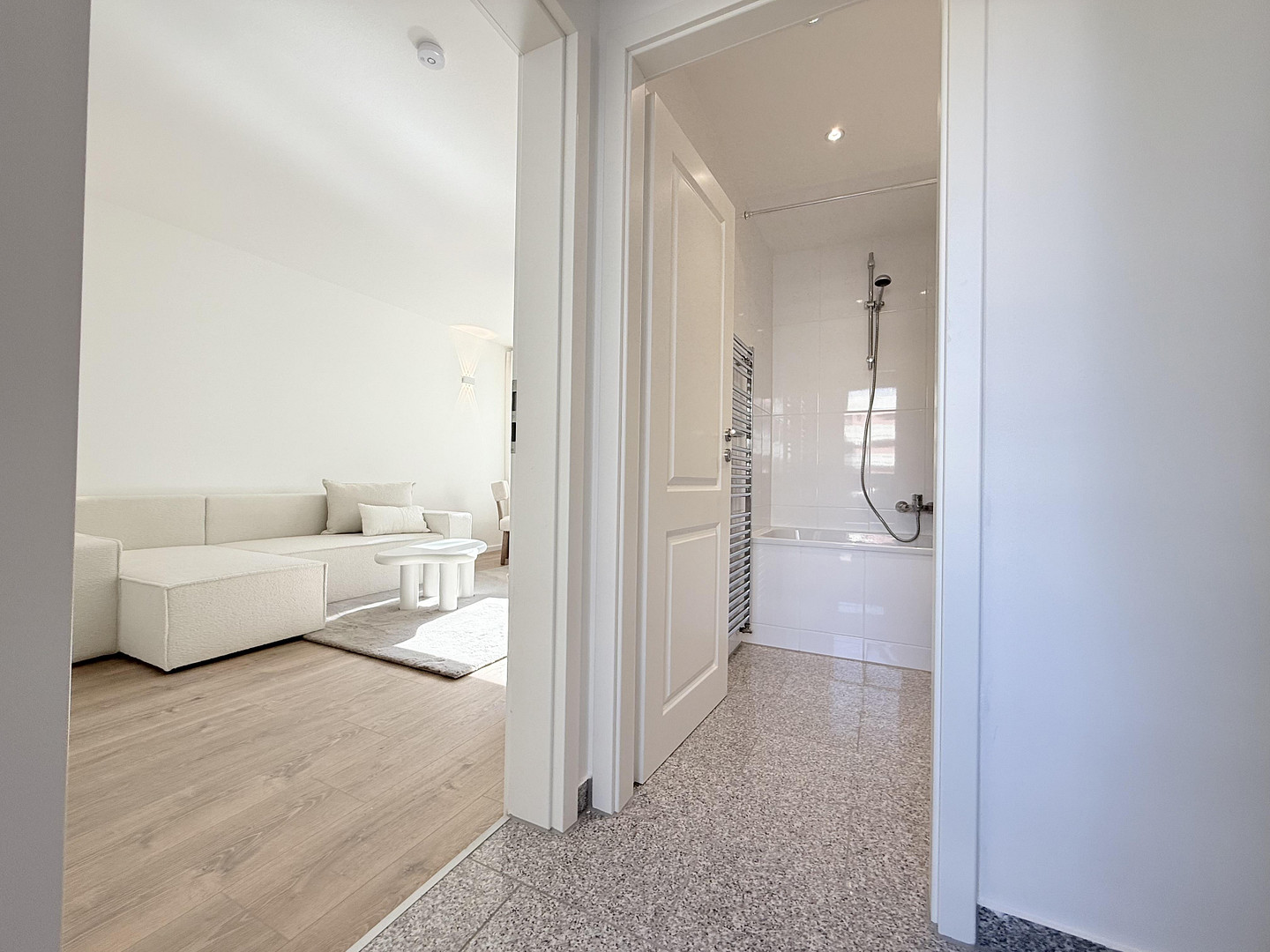 SOFORT BEZUGSFREI-WUNDERSCHÖNES APPARTEMENT – München(Pasing) – Vorschaubild 9