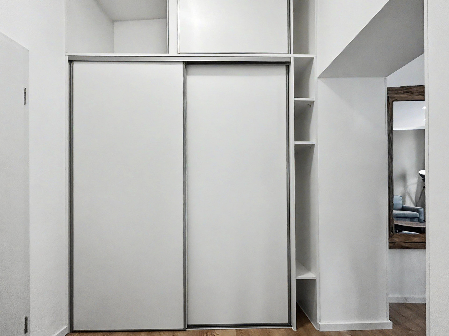 Exklusiv möbliert im Kunibertsviertel: kernsaniertes City-Apartment nahe Dom und Rhein – Köln(Innenstadt) – Vorschaubild 9