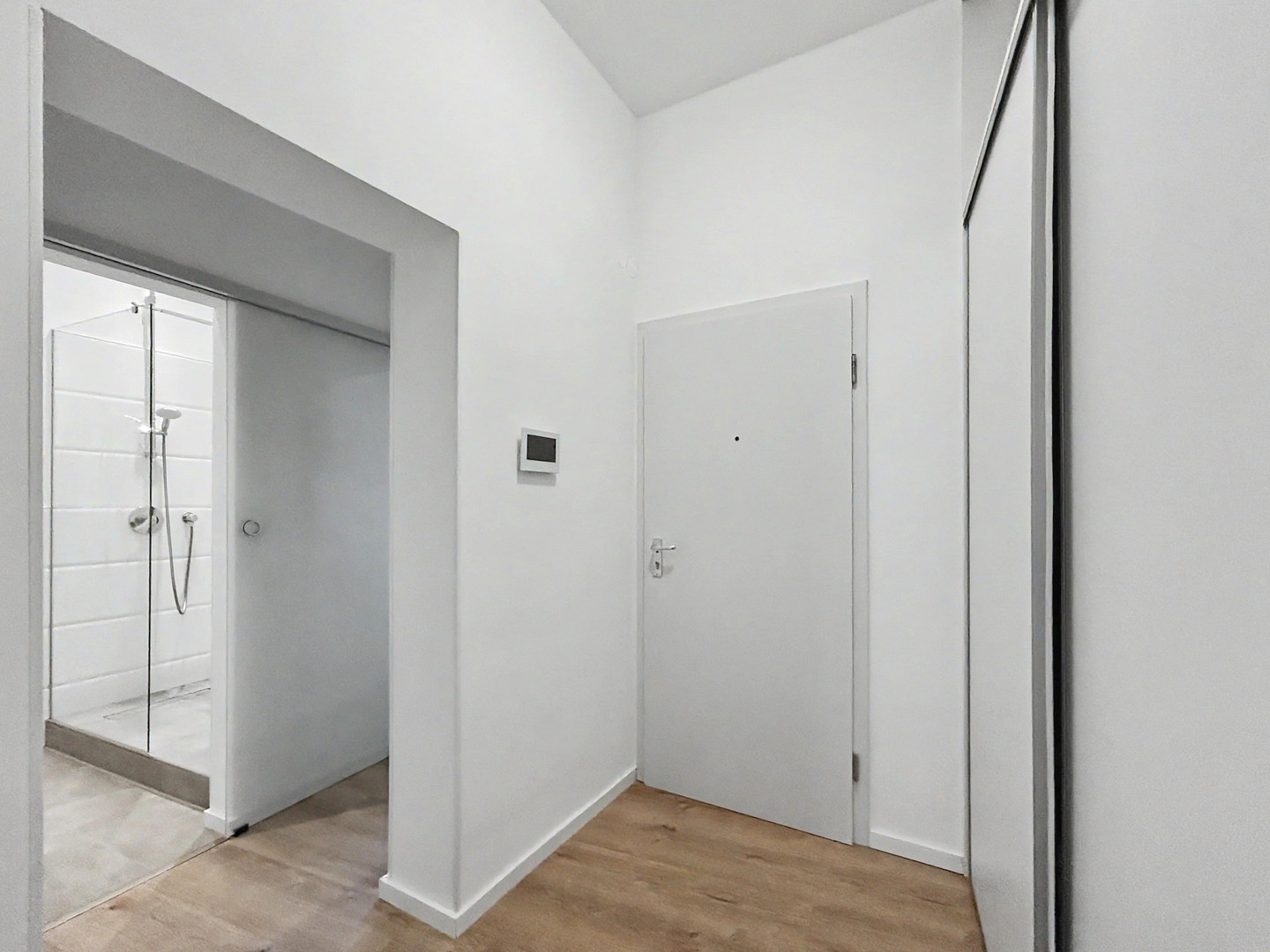 Exklusiv möbliert im Kunibertsviertel: kernsaniertes City-Apartment nahe Dom und Rhein – Köln(Innenstadt) – Vorschaubild 10