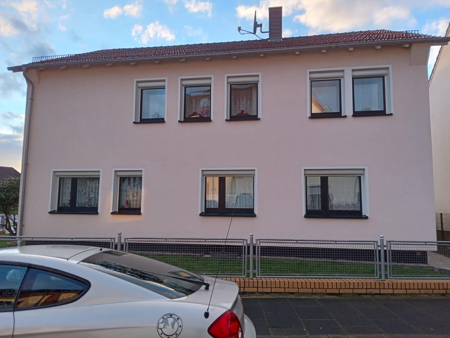 Gepflegtes Zweifamilienhaus mit PV-Anlage, Sauna, Doppelgarage in zentraler Lage Bremen-Blumenthal – Blumenthal – Vorschaubild 2