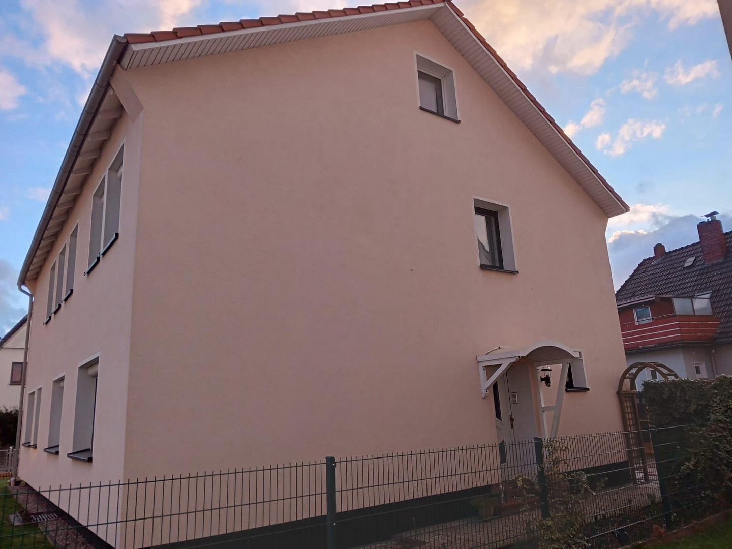 Gepflegtes Zweifamilienhaus mit PV-Anlage, Sauna, Doppelgarage in zentraler Lage Bremen-Blumenthal – Blumenthal – Vorschaubild 3
