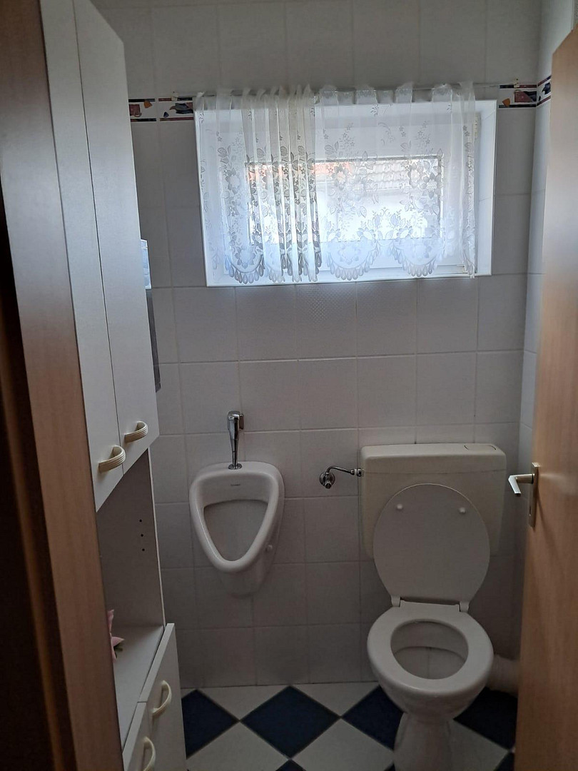Gepflegtes Zweifamilienhaus mit PV-Anlage, Sauna, Doppelgarage in zentraler Lage Bremen-Blumenthal – Blumenthal – Vorschaubild 12