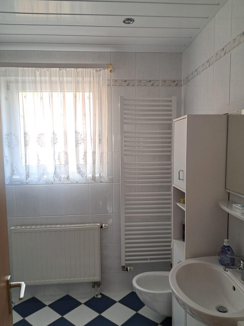 Gepflegtes Zweifamilienhaus mit PV-Anlage, Sauna, Doppelgarage in zentraler Lage Bremen-Blumenthal – Blumenthal – Vorschaubild 13