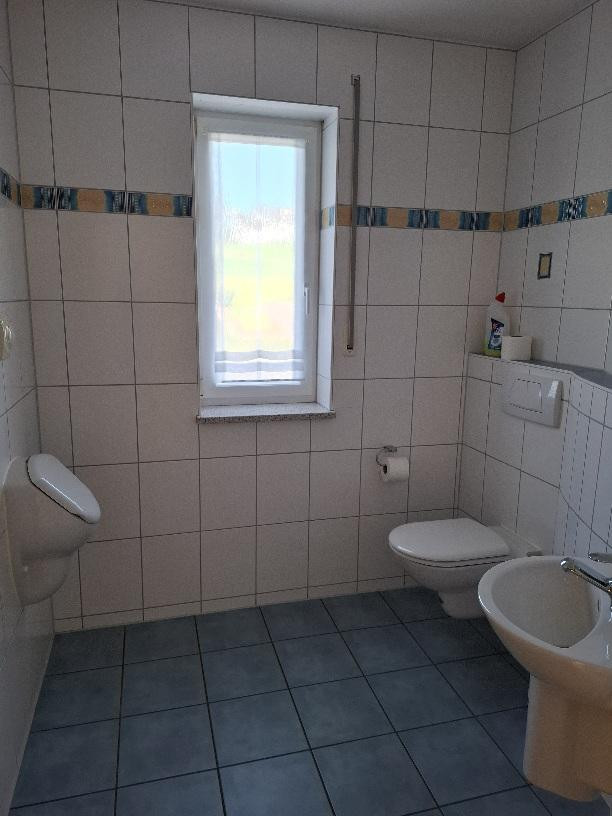 Repräsentatives Einfamilienhaus mit separaten Gewerbegebäude Werkstatt/Lagerhalle – Hausen(Herrnwahlthann) – Vorschaubild 7