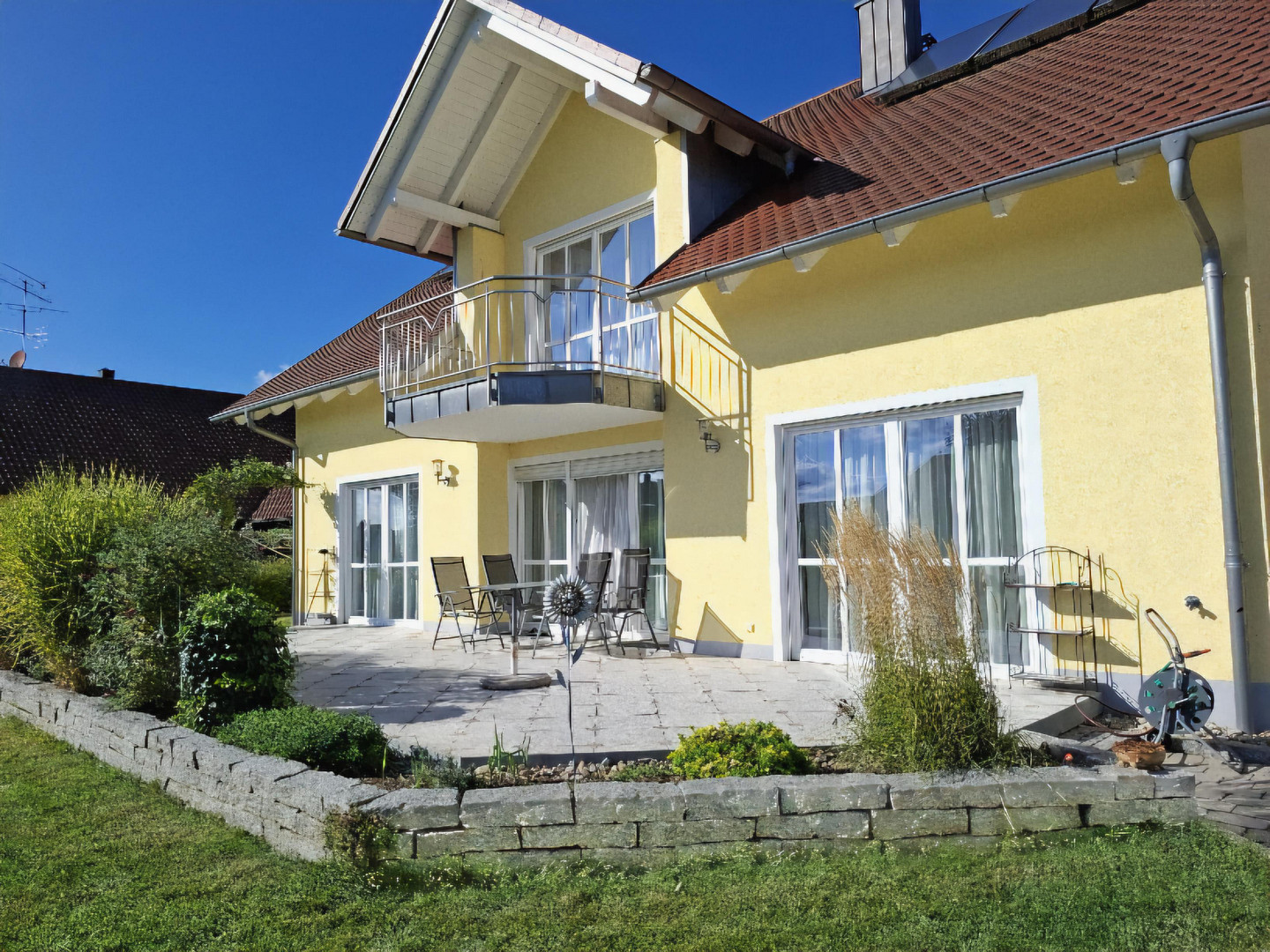 Repräsentatives Einfamilienhaus mit separaten Gewerbegebäude Werkstatt/Lagerhalle – Hausen(Herrnwahlthann) – Vorschaubild 4
