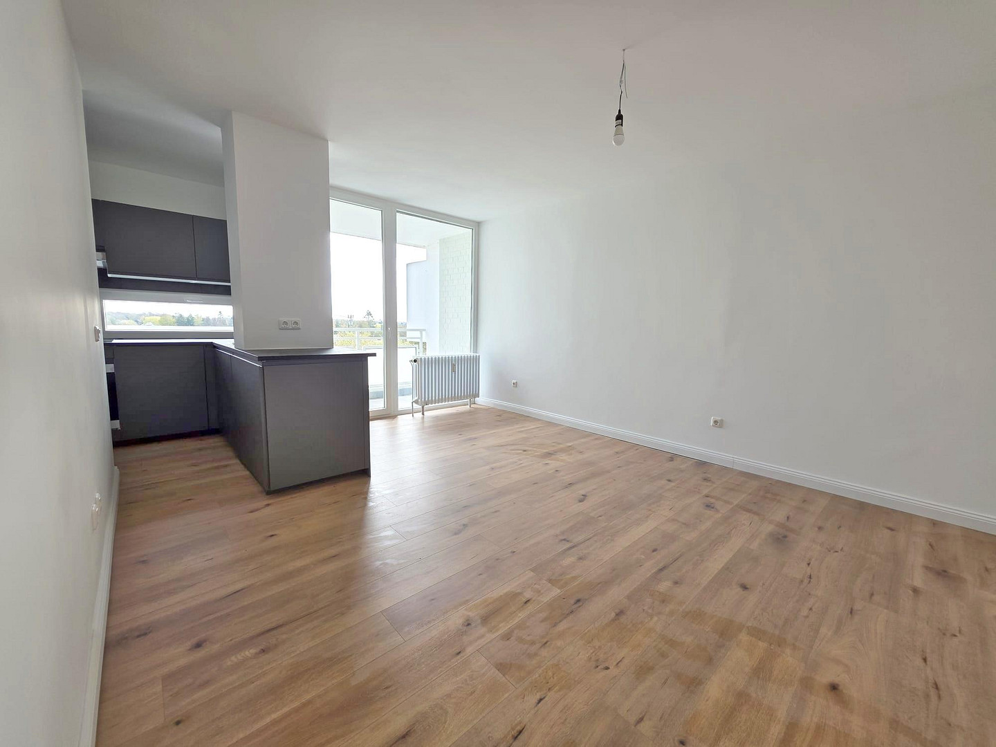 2-Zimmer ETW mit Balkon, Erstbezug nach Sanierung, inkl. TG-Stellplatz, ohne Courtage – Hamburg(Niendorf) – Vorschaubild 2