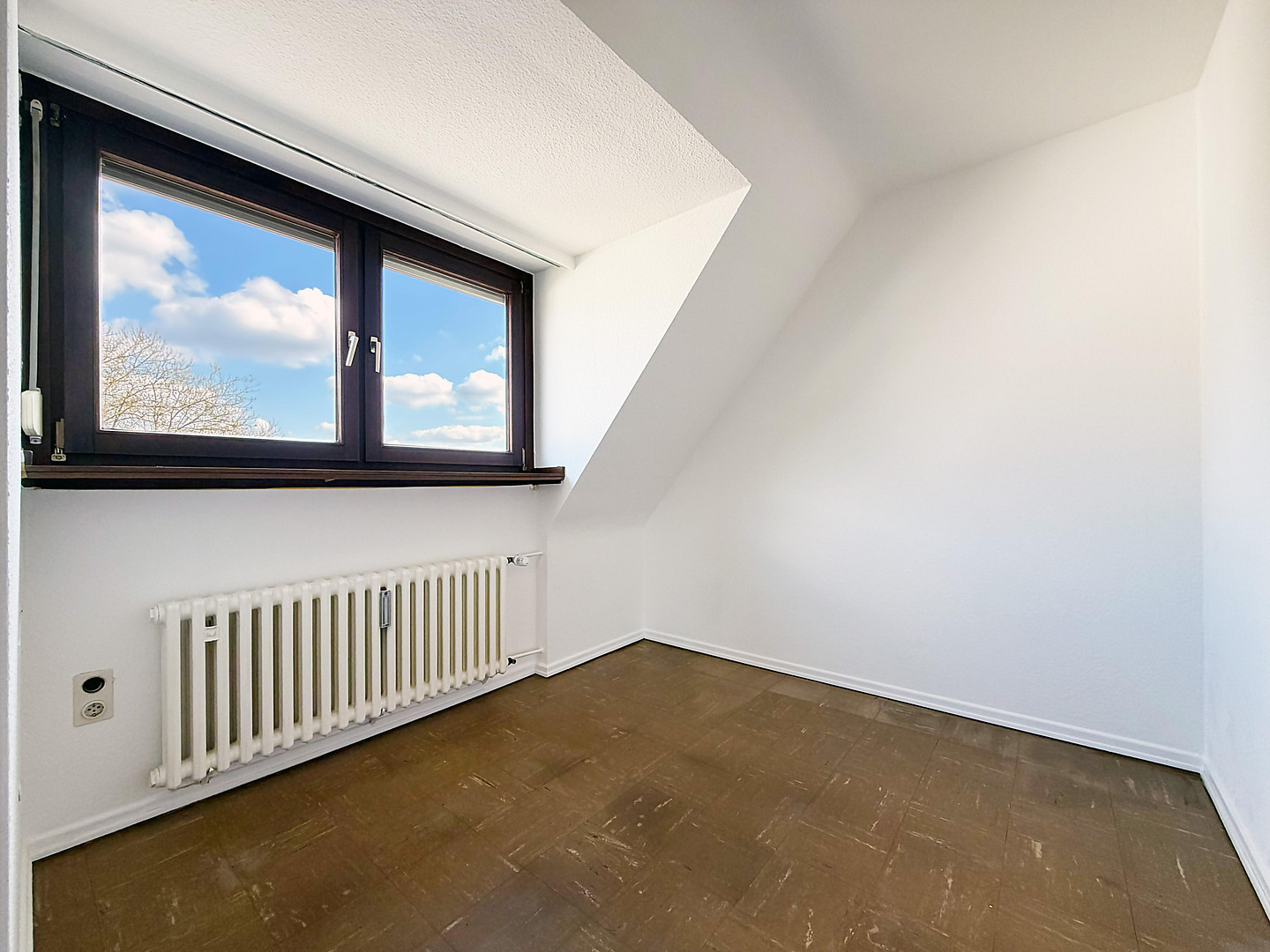 Investieren in Qualität: leerstehendes Mehrfamilienhaus mit 3 geteilten Einheiten in Köln – Penningsfelder Weg 89, 51069 Köln(Dellbrück) – Vorschaubild 40