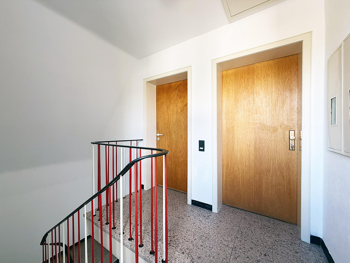 Investieren in Qualität: leerstehendes Mehrfamilienhaus mit 3 geteilten Einheiten in Köln – Penningsfelder Weg 89, 51069 Köln(Dellbrück) – Vorschaubild 32