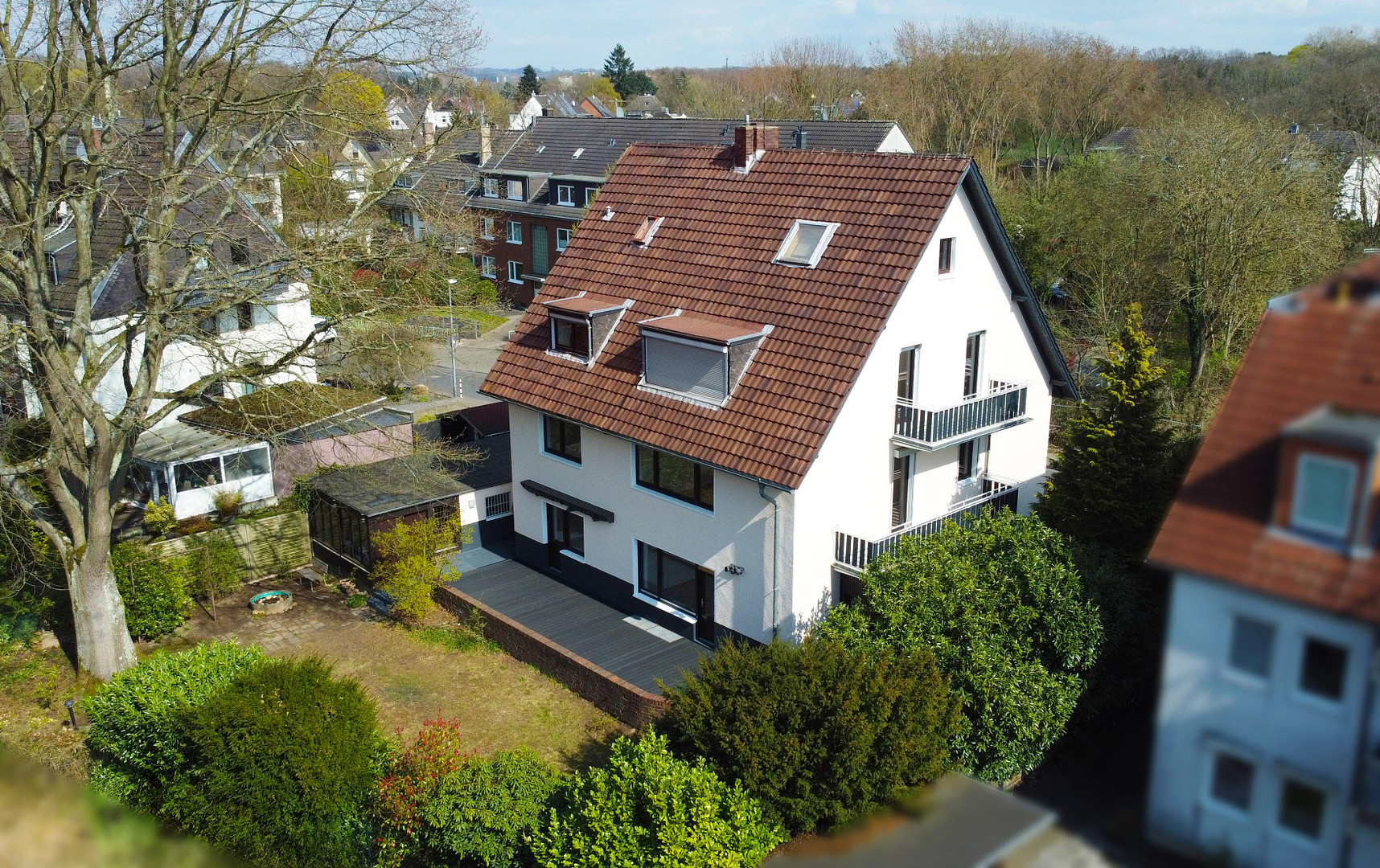 Investieren in Qualität: leerstehendes Mehrfamilienhaus mit 3 geteilten Einheiten in Köln – Penningsfelder Weg 89, 51069 Köln(Dellbrück) – Vorschaubild 4