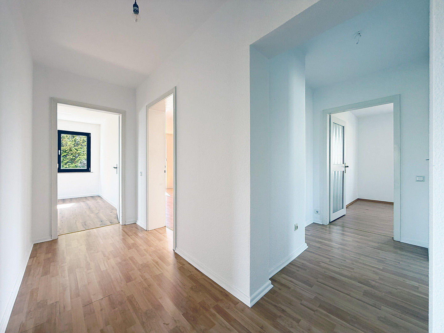 Investieren in Qualität: leerstehendes Mehrfamilienhaus mit 3 geteilten Einheiten in Köln – Penningsfelder Weg 89, 51069 Köln(Dellbrück) – Vorschaubild 24
