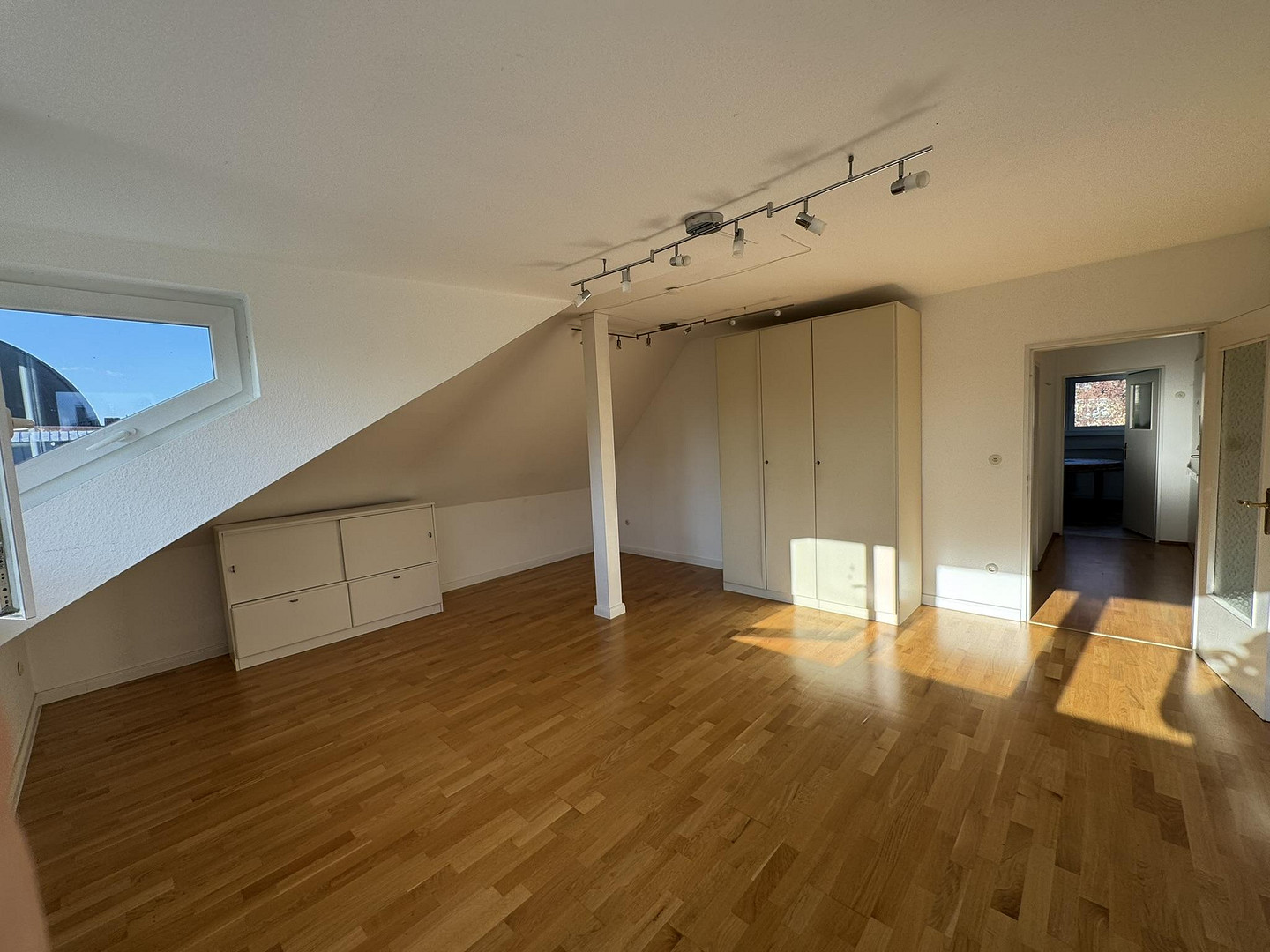 Attraktive DG-Wohnung - Citylage an Kuppelkirche, hohe Lebensqualität; von privat – Darmstadt – Vorschaubild 8