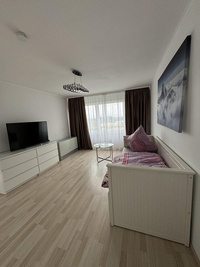 Möblierte 2,5-Zimmer Wohnung im 6. OG mit Balkon in München-Hadern – Gräfelfinger Straße 4, 81375 München(Hadern) – Vorschaubild 2