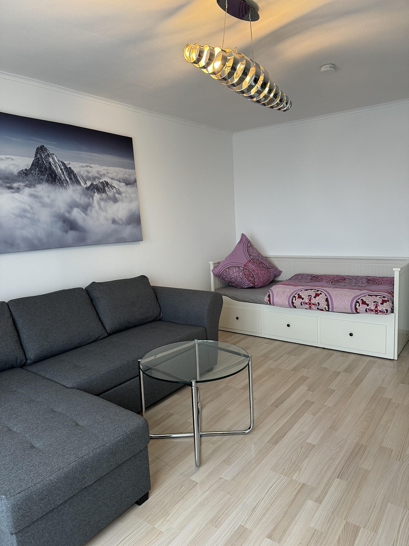 Möblierte 2,5-Zimmer Wohnung im 6. OG mit Balkon in München-Hadern – Gräfelfinger Straße 4, 81375 München(Hadern) – Vorschaubild 5