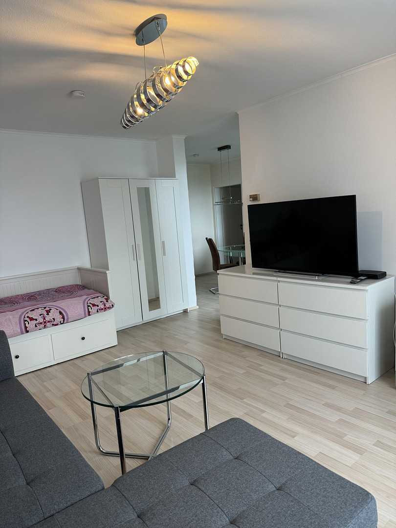 Möblierte 2,5-Zimmer Wohnung im 6. OG mit Balkon in München-Hadern – Gräfelfinger Straße 4, 81375 München(Hadern) – Vorschaubild 4
