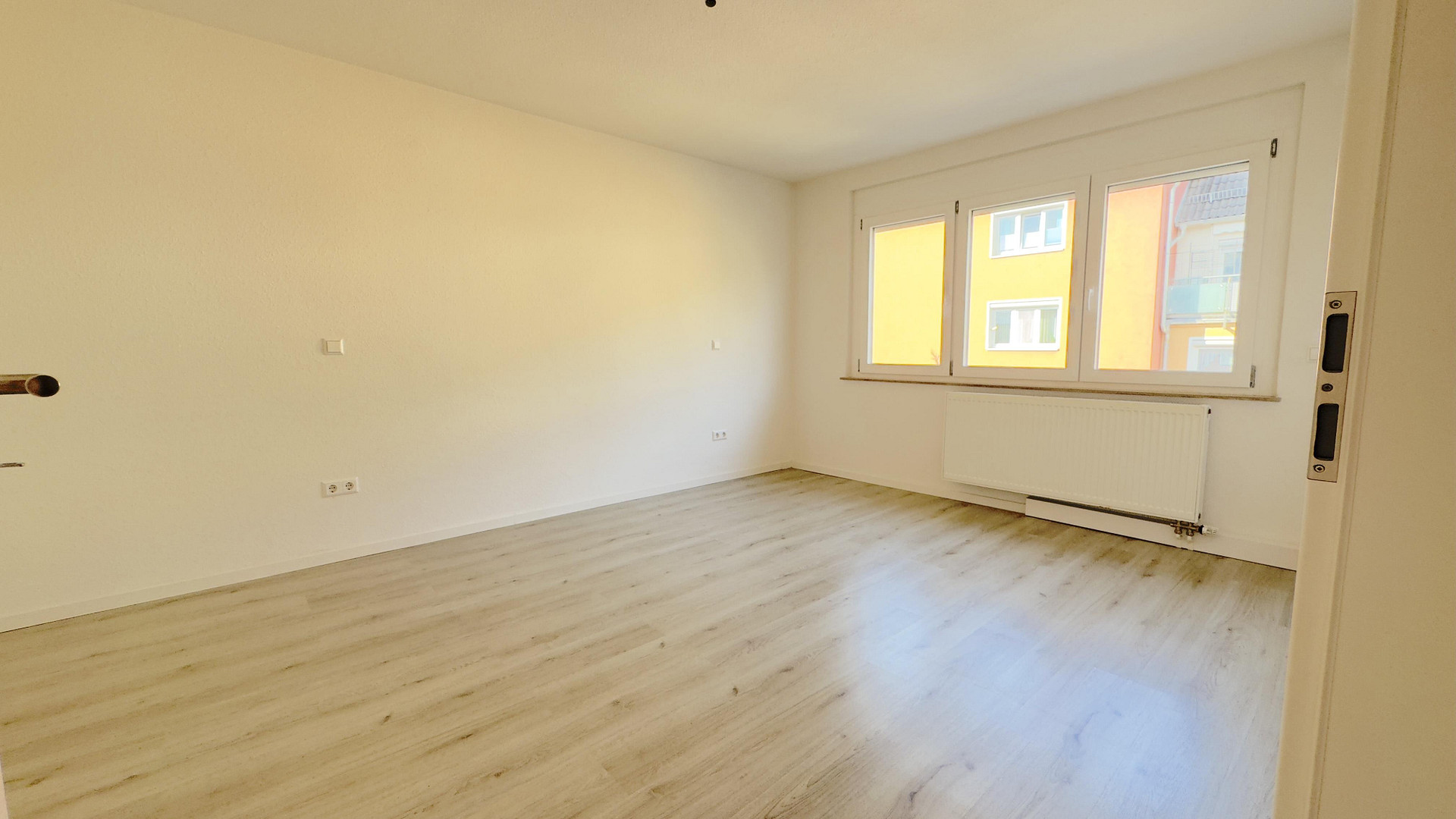 🏡 Fünf-Zimmer-Wohnung in Pforzheim – modernisiert, lichtdurchflutet, mit Kamin und zwei Bädern – Hohenstaufenstr. 56, 75177 Pforzheim – Vorschaubild 8