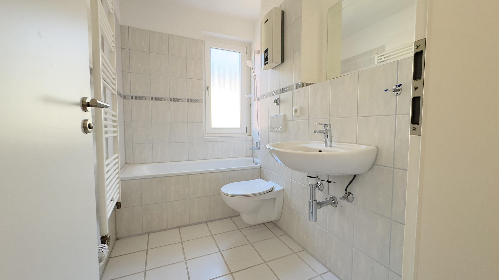🏡 Fünf-Zimmer-Wohnung in Pforzheim – modernisiert, lichtdurchflutet, mit Kamin und zwei Bädern – Hohenstaufenstr. 56, 75177 Pforzheim – Vorschaubild 7