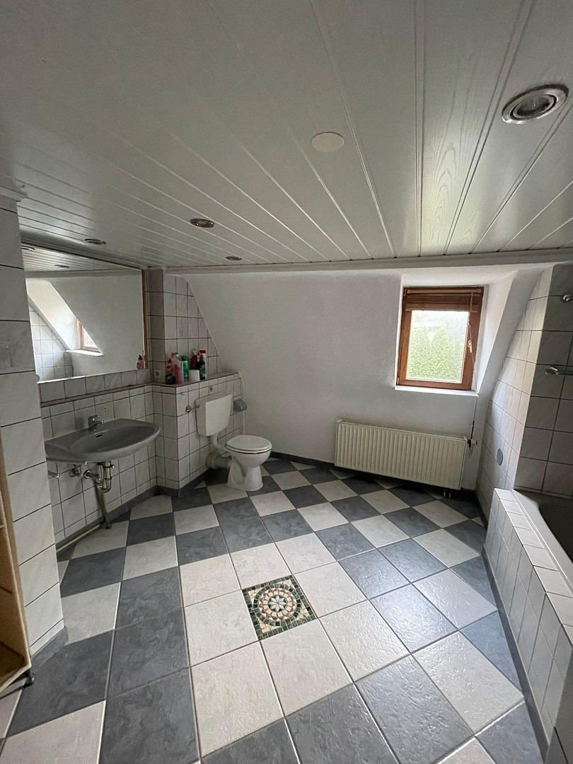 Charmantes Haus mit Garten und großem Potenzial nahe Stausee – Happurg – Vorschaubild 10
